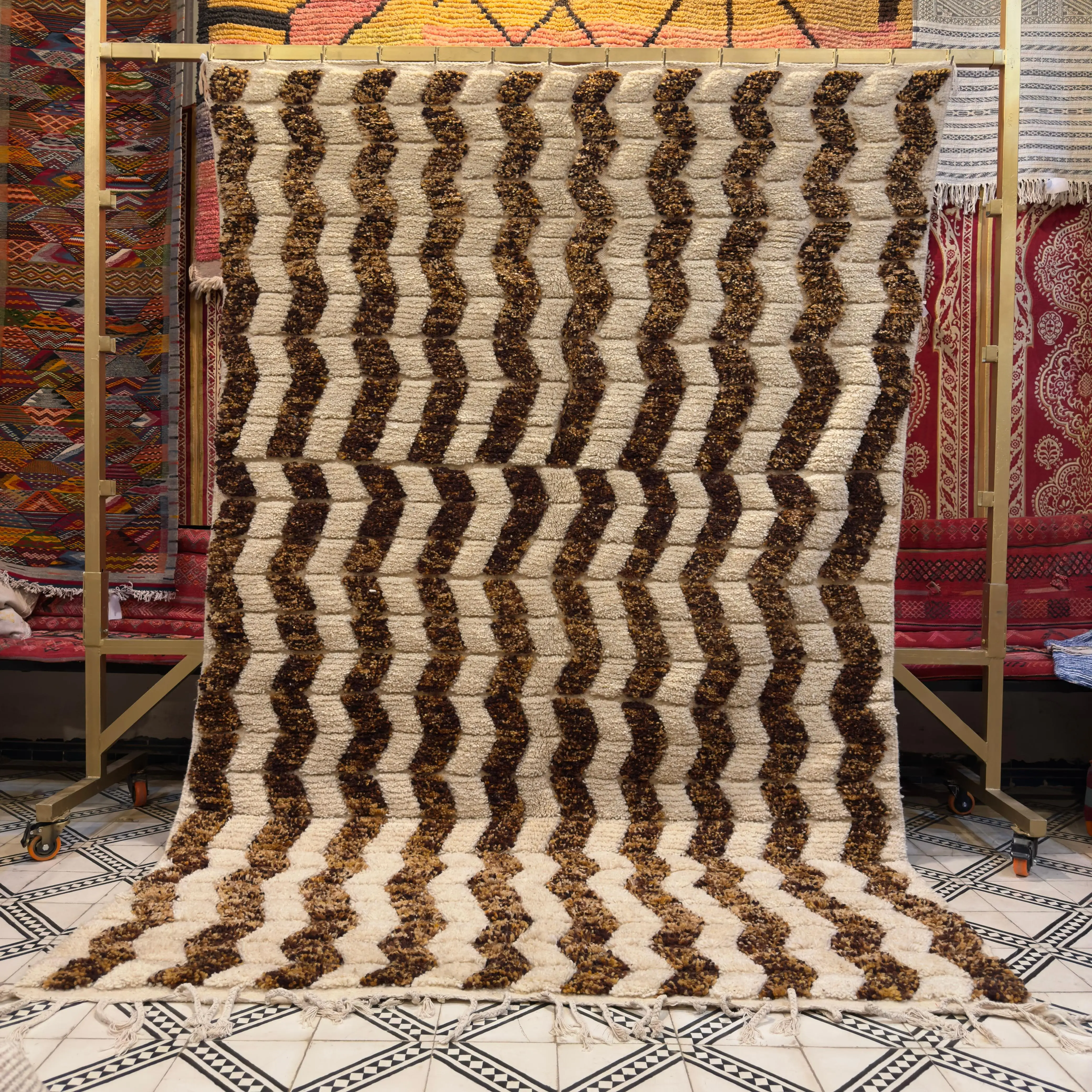 Hand-Knotted Boujaad Rug – 300 x 180 cm | White & Brown Vertical Geometric Design by Fatima
