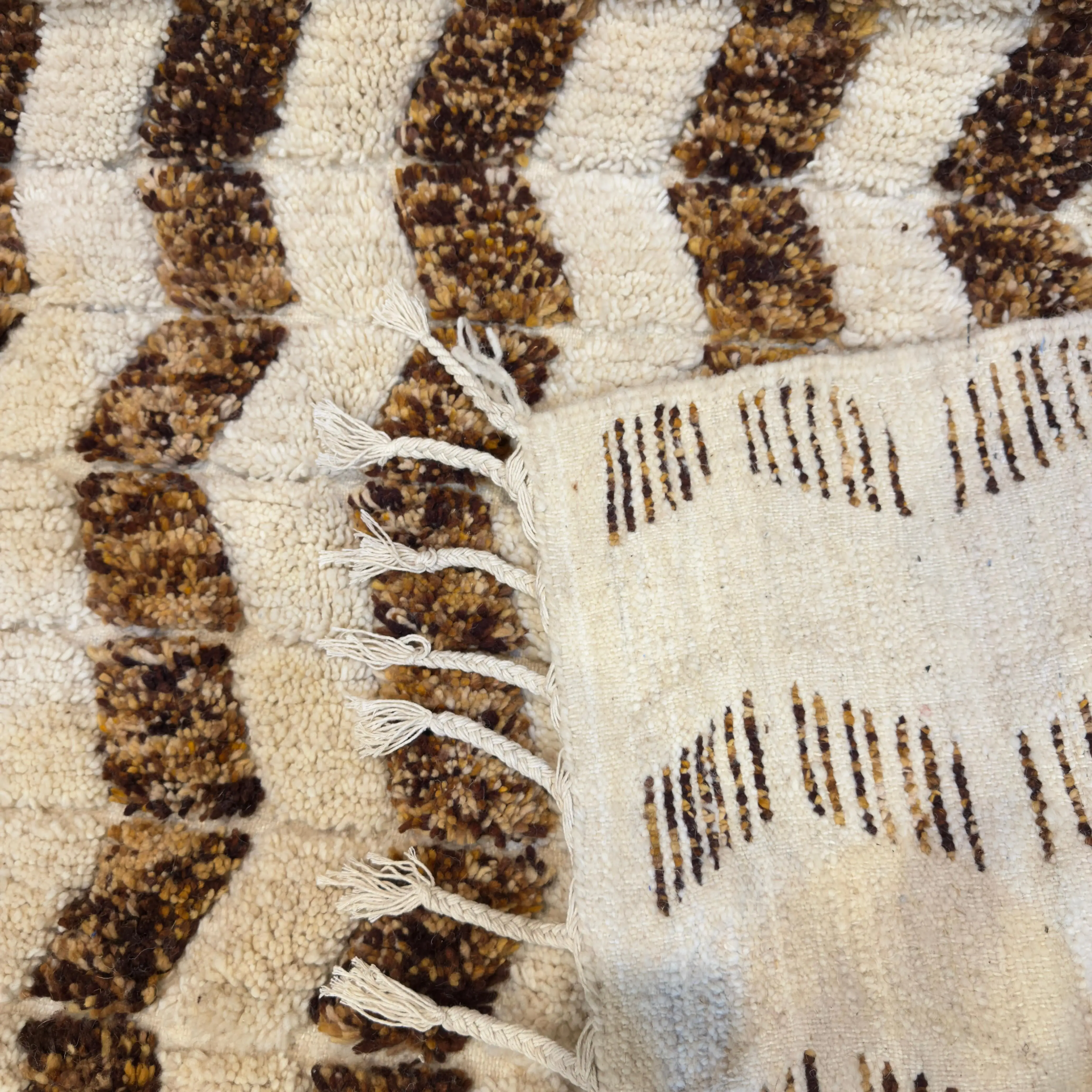 Hand-Knotted Boujaad Rug – 300 x 180 cm | White & Brown Vertical Geometric Design by Fatima