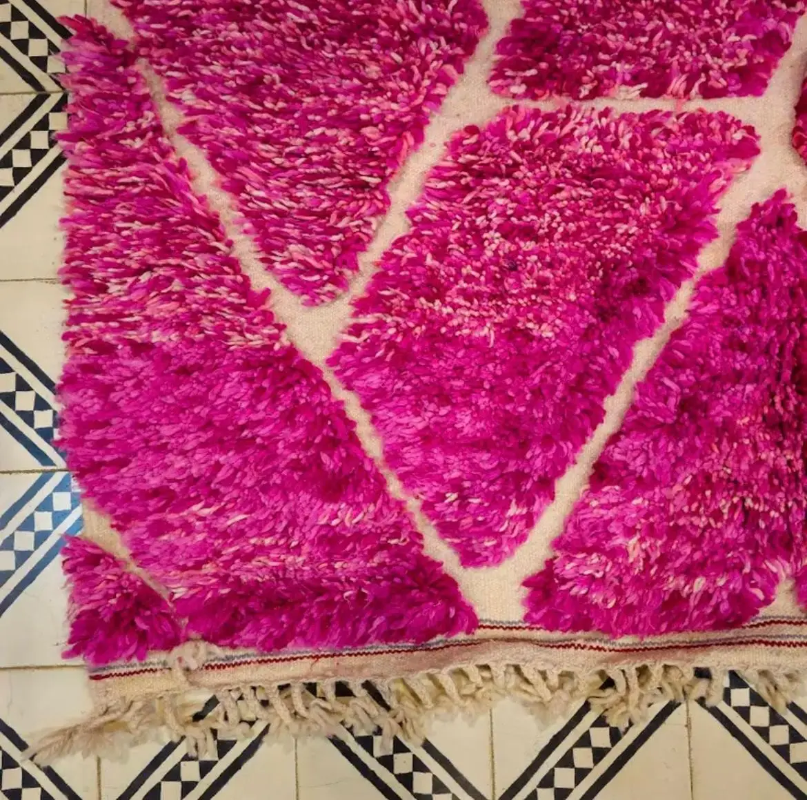 Moroccan Beni Ourain Rug | Handmade Wool Carpet | Elegant Home Décor