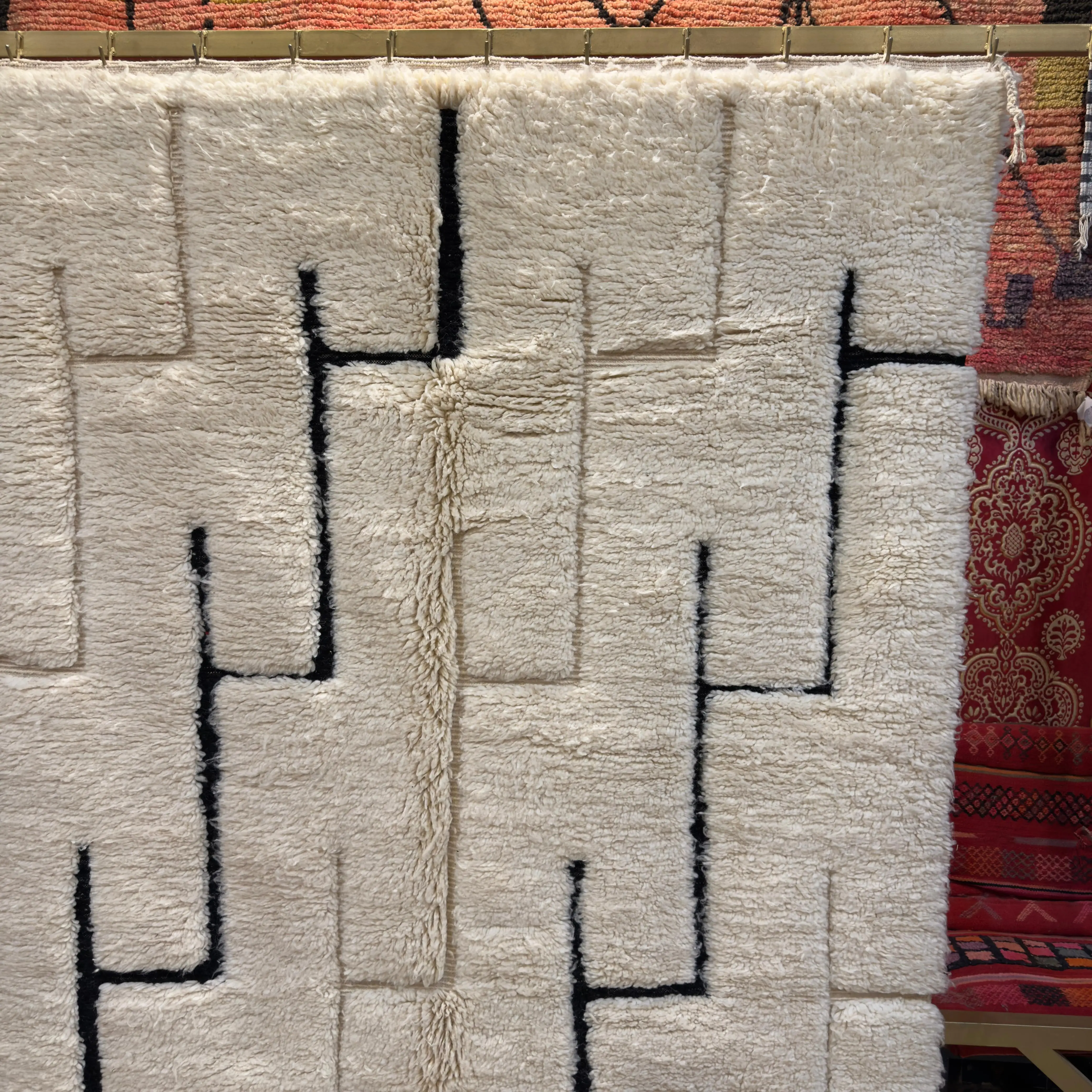 Black and White Area Rug – 280 cm x 165 cm (9.2 ft x 5.4 ft) Handmade Wool Carpet – Undyed Natural Wool – Moroccan Artisan Rug – Boho Minimalist Decor