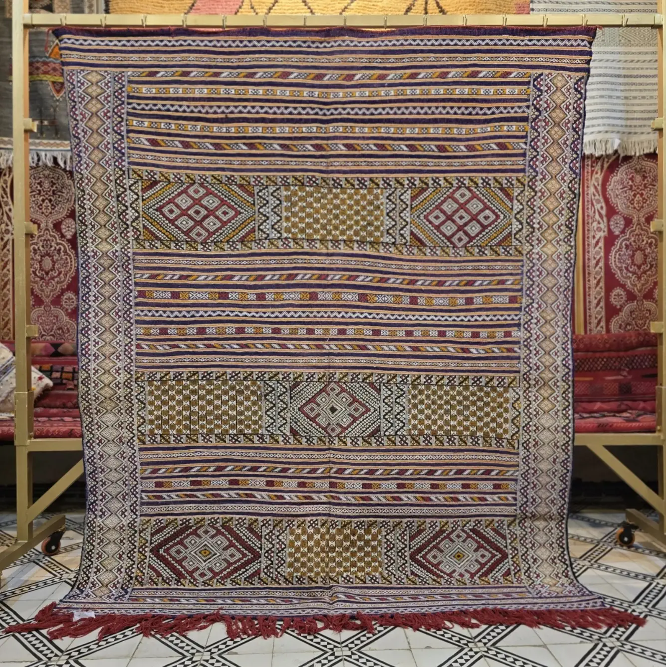 Vintage Kilim Rug | Handmade Moroccan Flatweave Carpet | Traditional Wool Berber Rug