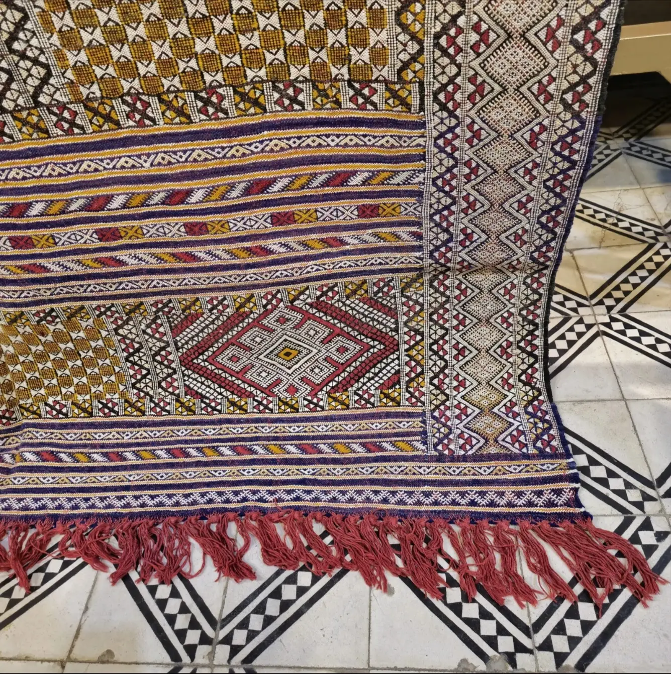 Vintage Kilim Rug | Handmade Moroccan Flatweave Carpet | Traditional Wool Berber Rug
