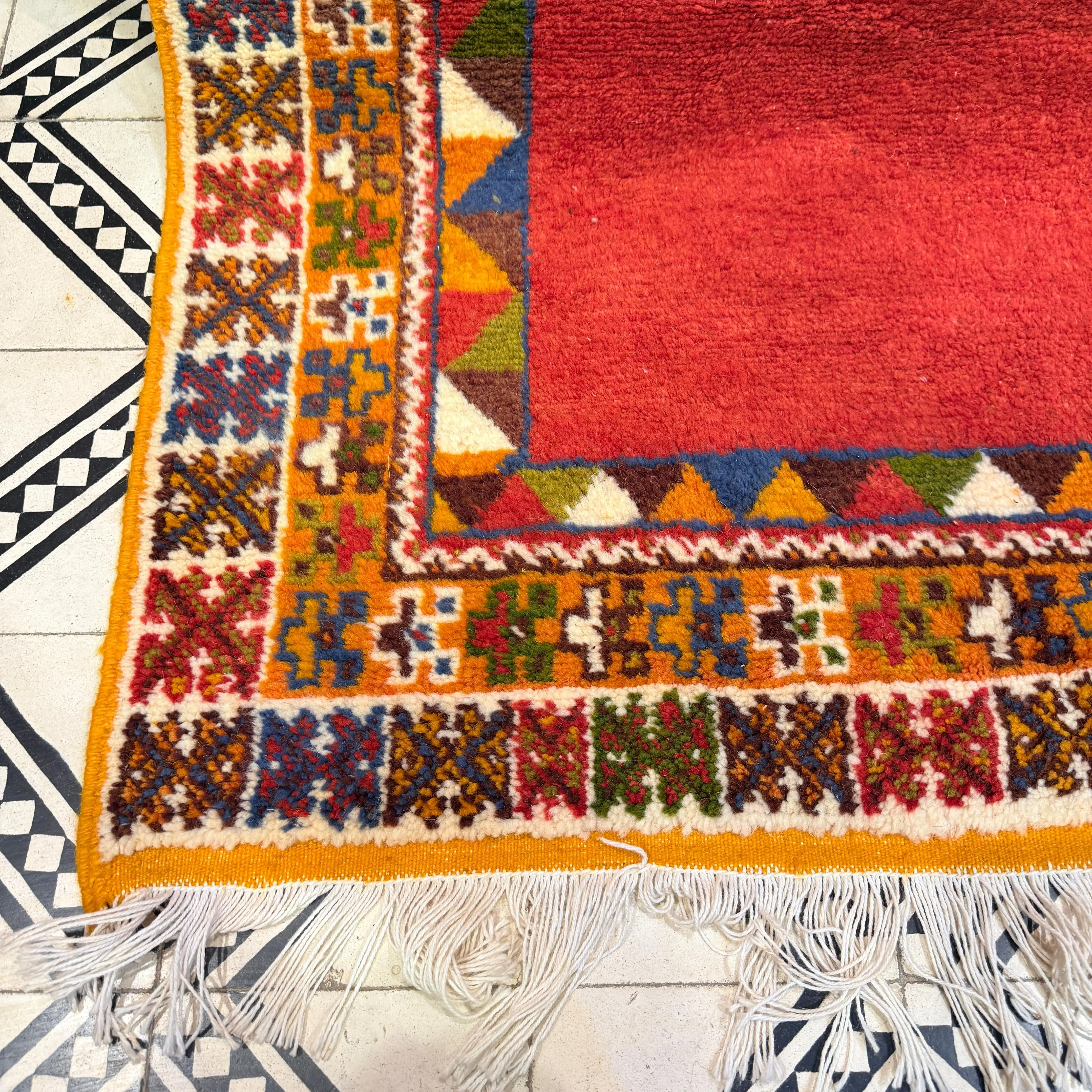 Vintage Hand-Knotted Berber Moroccan Rug – Ait Jakoub Jewish Tribal Carpet