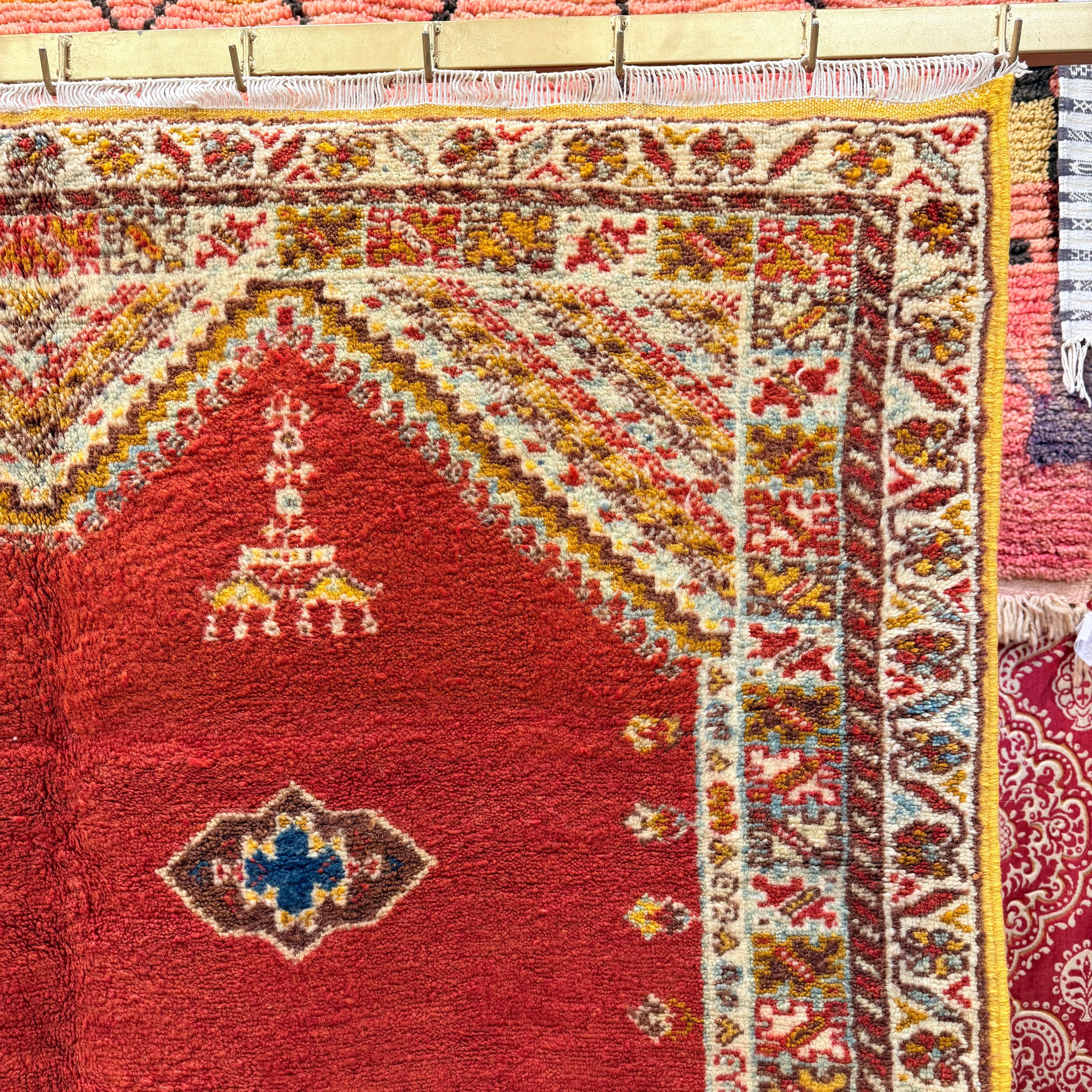 Hand-Knotted Red Vintage Berber Rug – Traditional Living Room Elegance