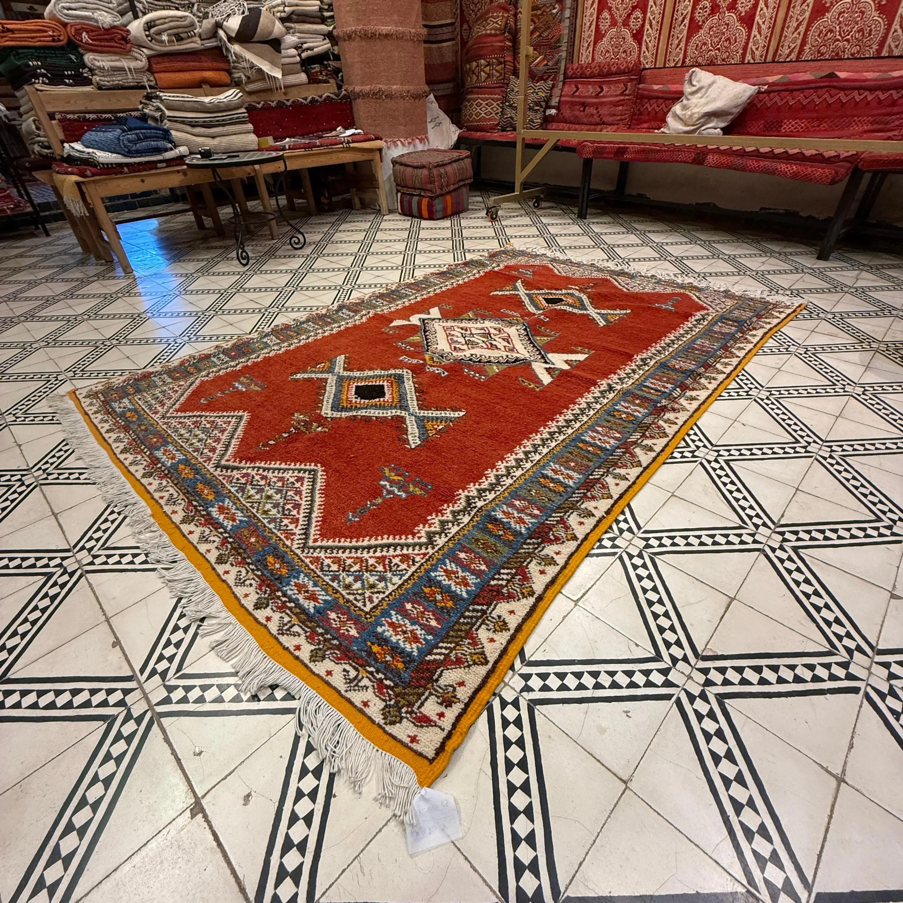 Hand-Knotted Red Vintage Berber Rug – Traditional Living Room Elegance