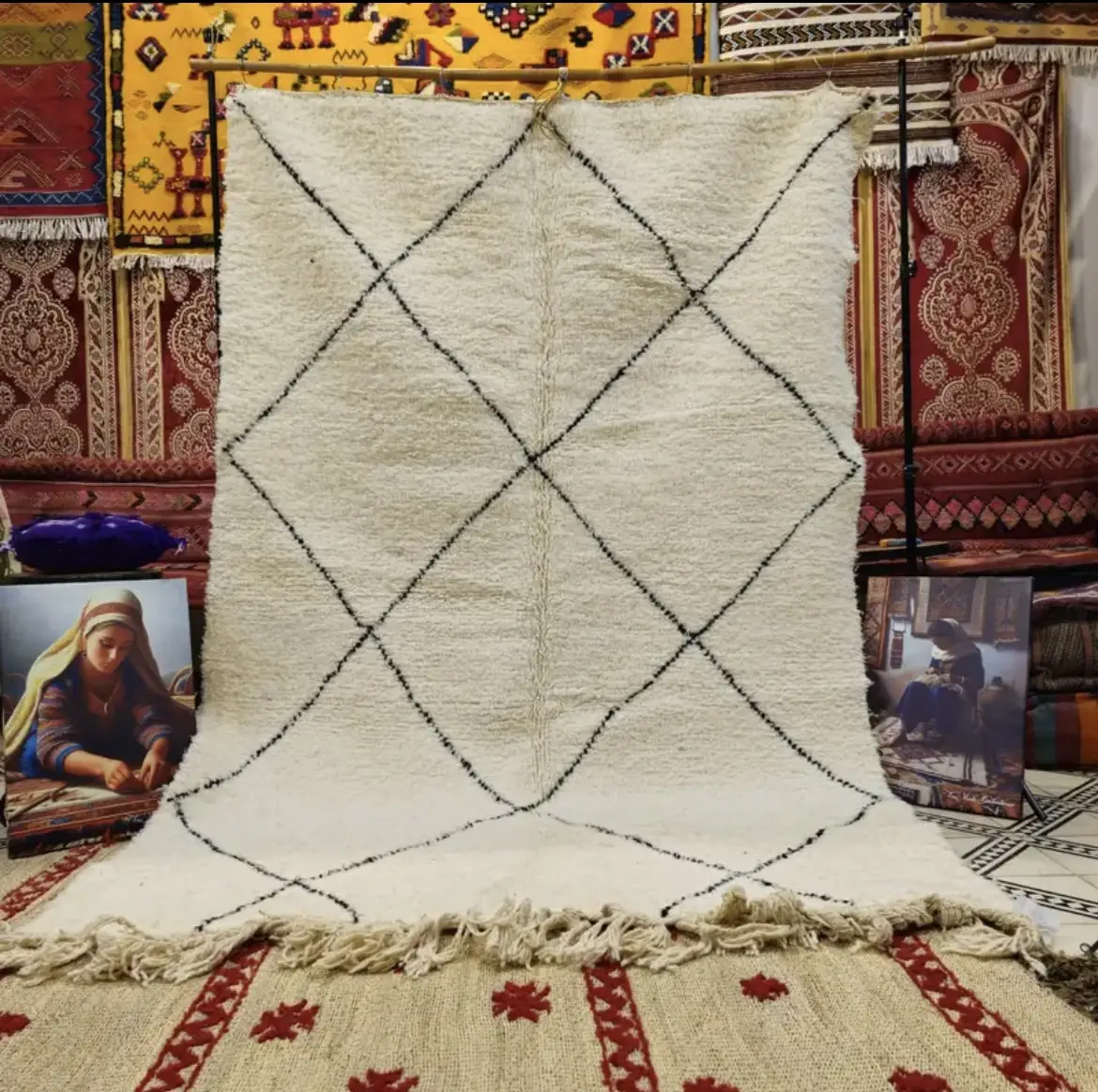 Elegance and Berber craftsmanship come together in this Beni Ourain rug. A wool Berber rug that will enhance your space with its authentic design