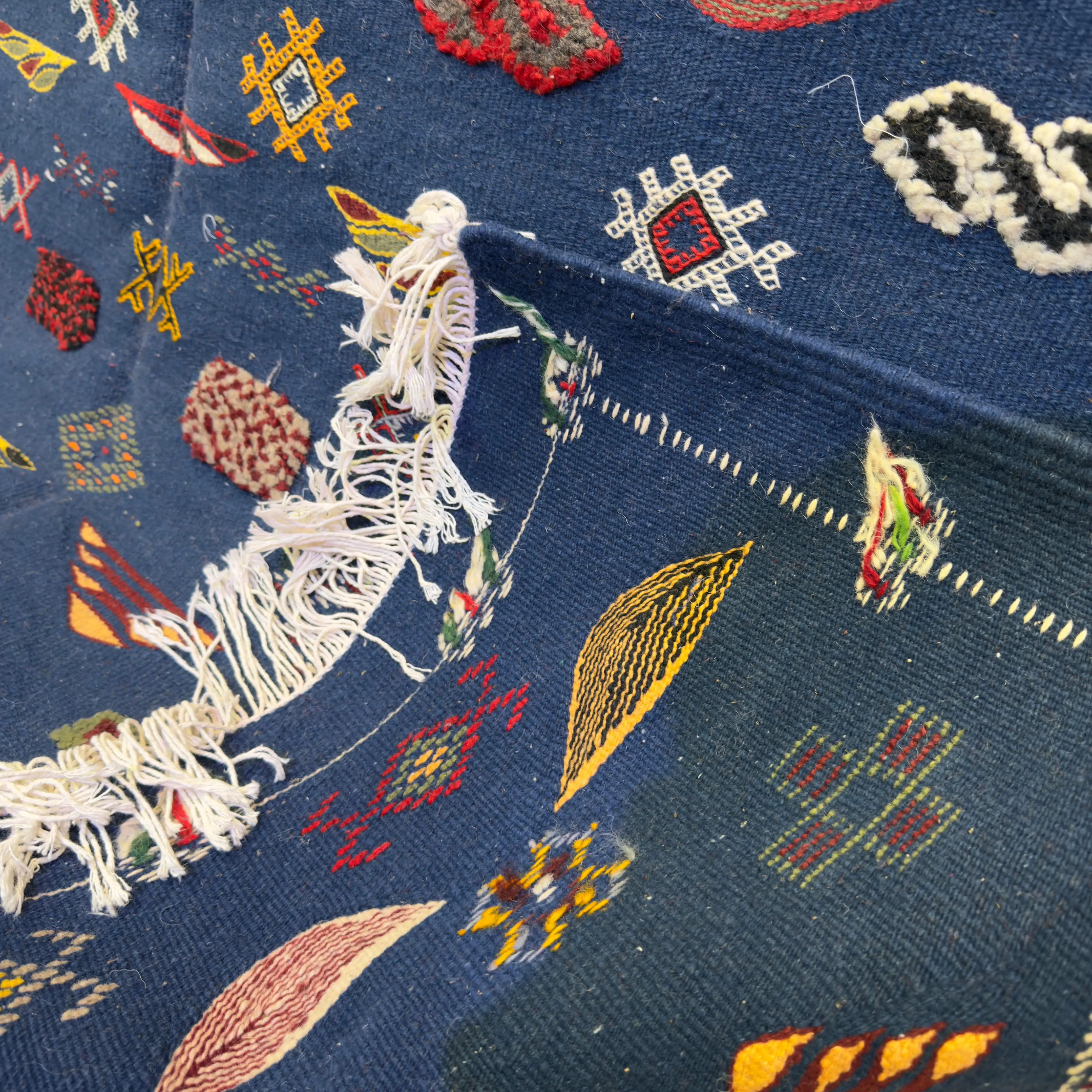 Premium 3-Technique Moroccan Rug | Knotted Sheep Wool & Embroidered Patterns