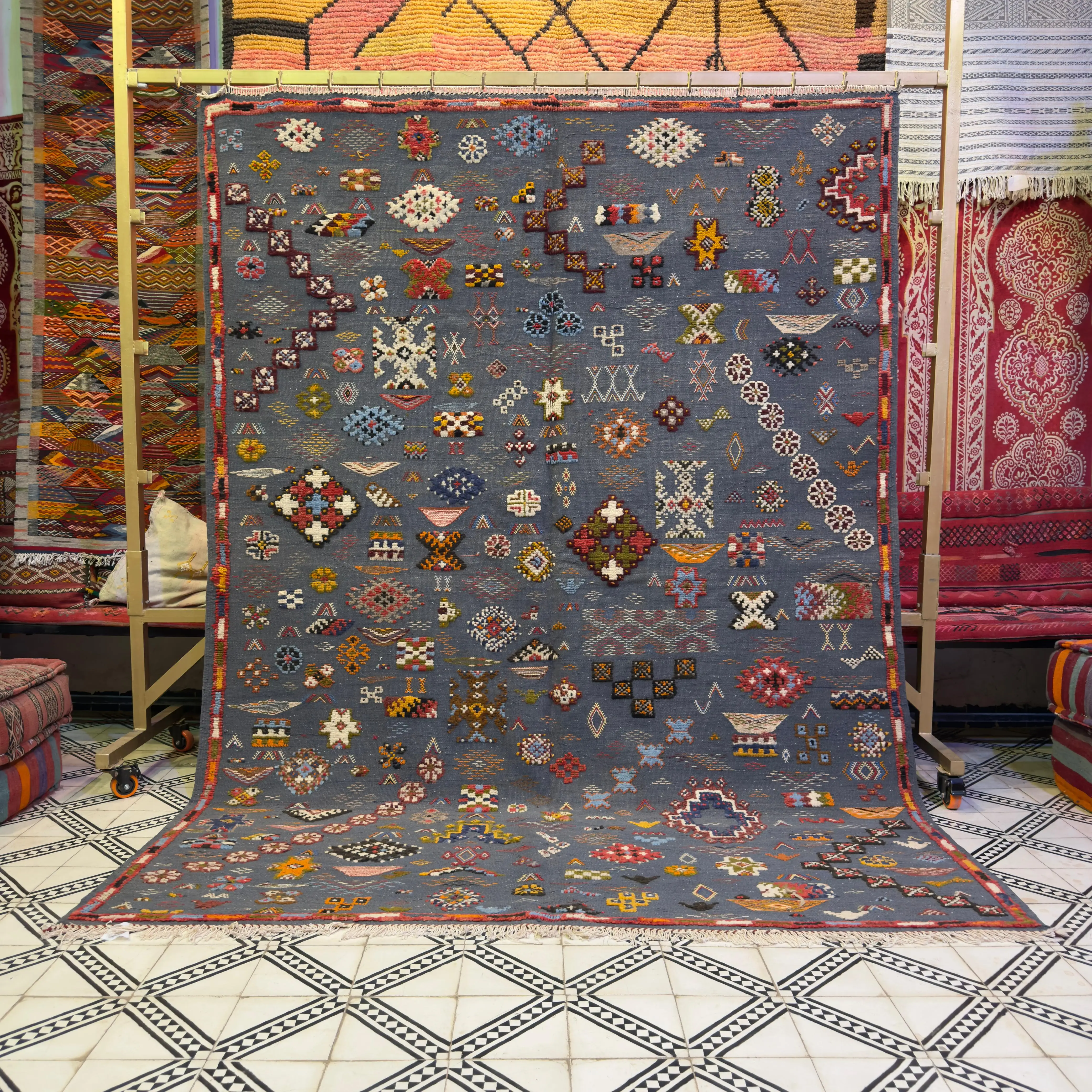 Handwoven Moroccan Berber Rug – A Masterpiece of Geometric Elegance