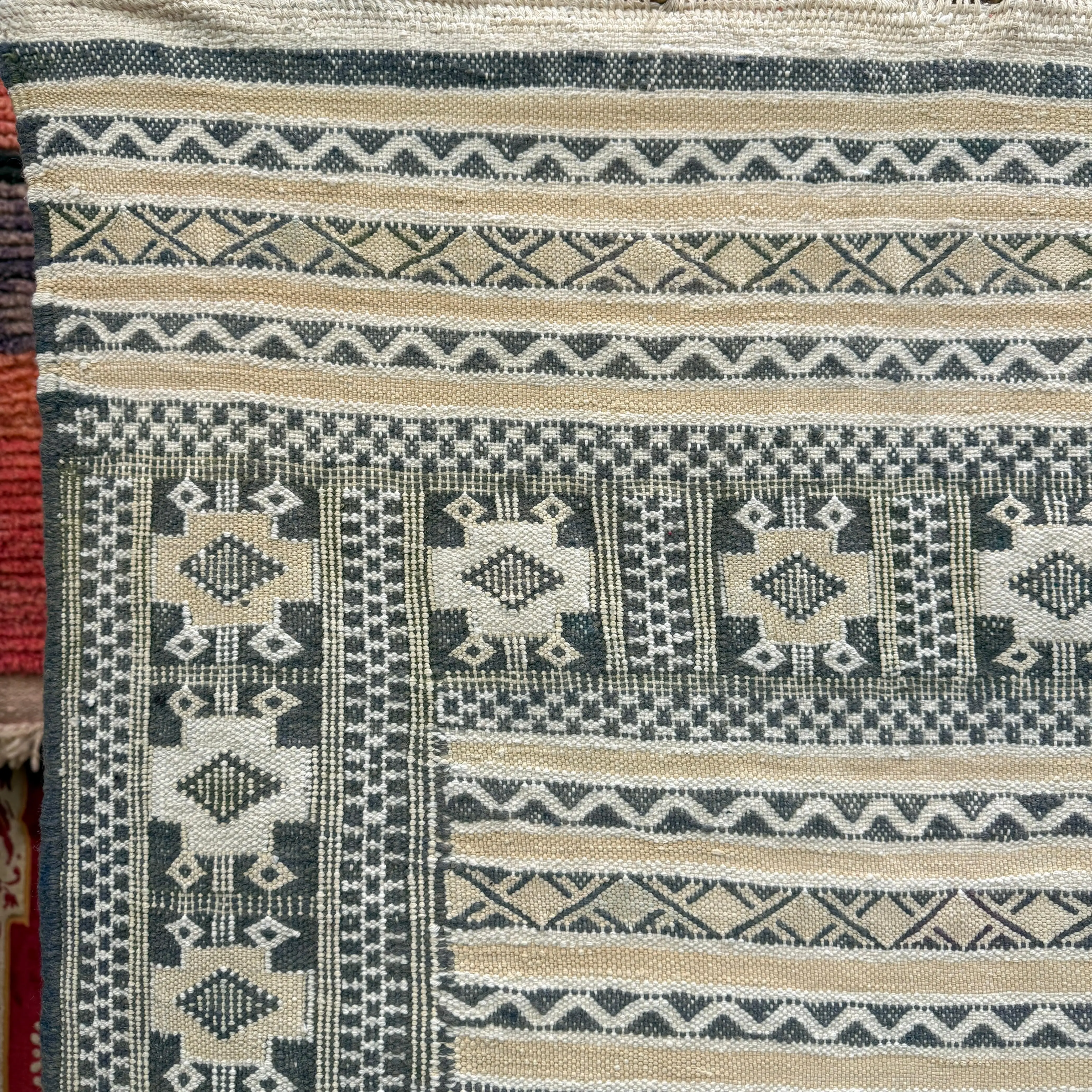 Gorgeous Kilim Moroccan Rug | Handmade Wool Jute Dhurrie | Berber Flatweave Area Kilim Carpet