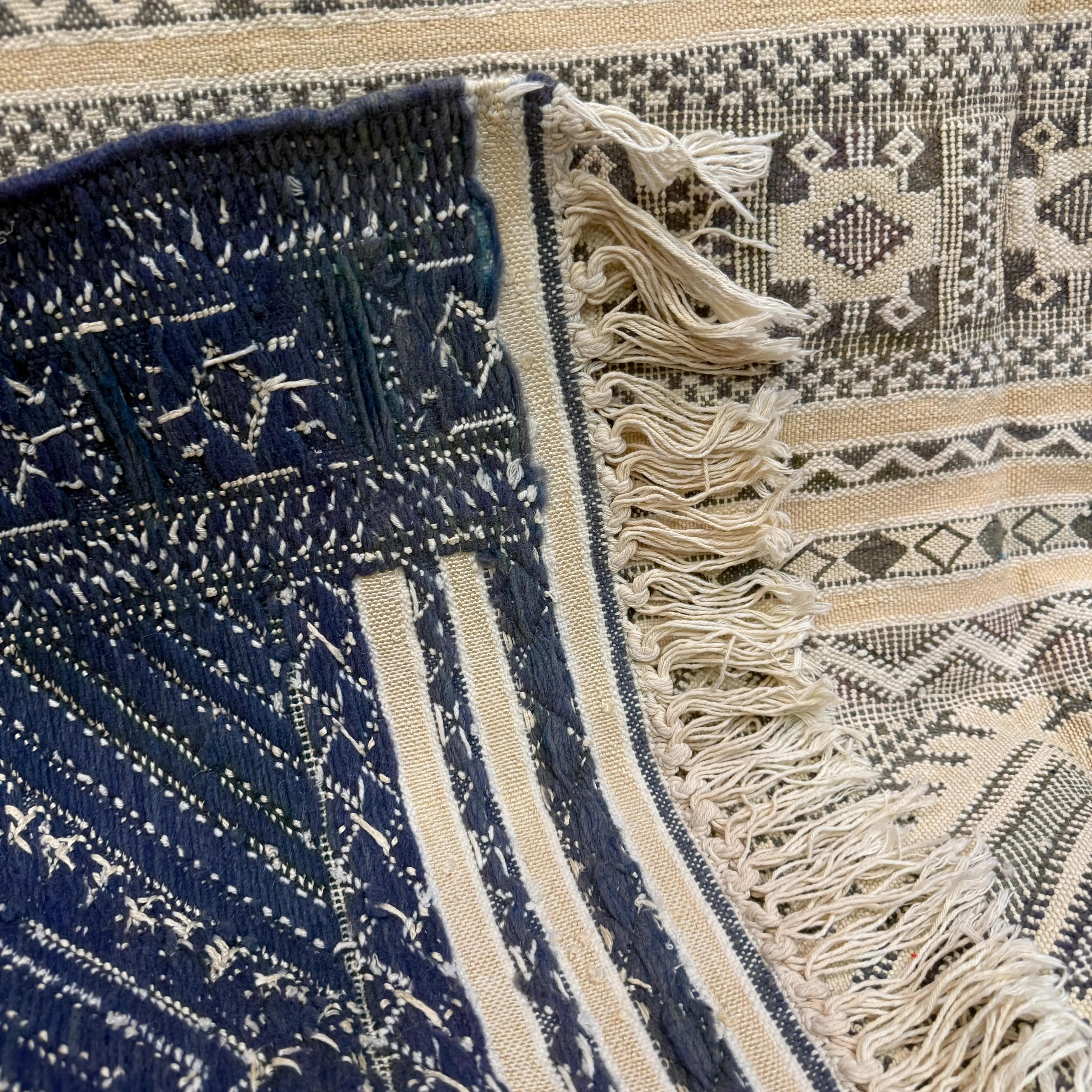 Gorgeous Kilim Moroccan Rug | Handmade Wool Jute Dhurrie | Berber Flatweave Area Kilim Carpet