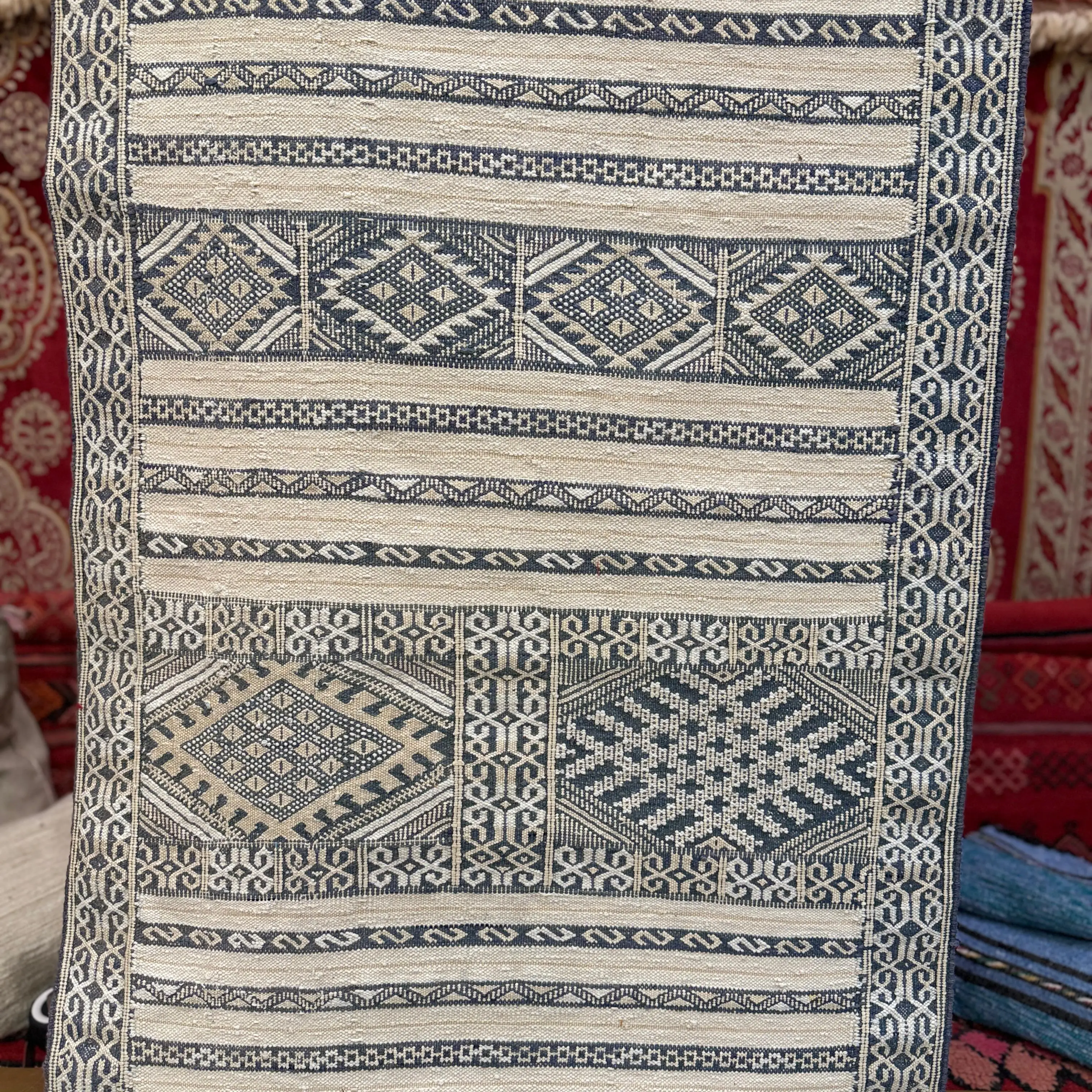 Vintage Moroccan Kilim Rug | Flatweave Kilim Carpet | Authentic Handwoven Kilim Design