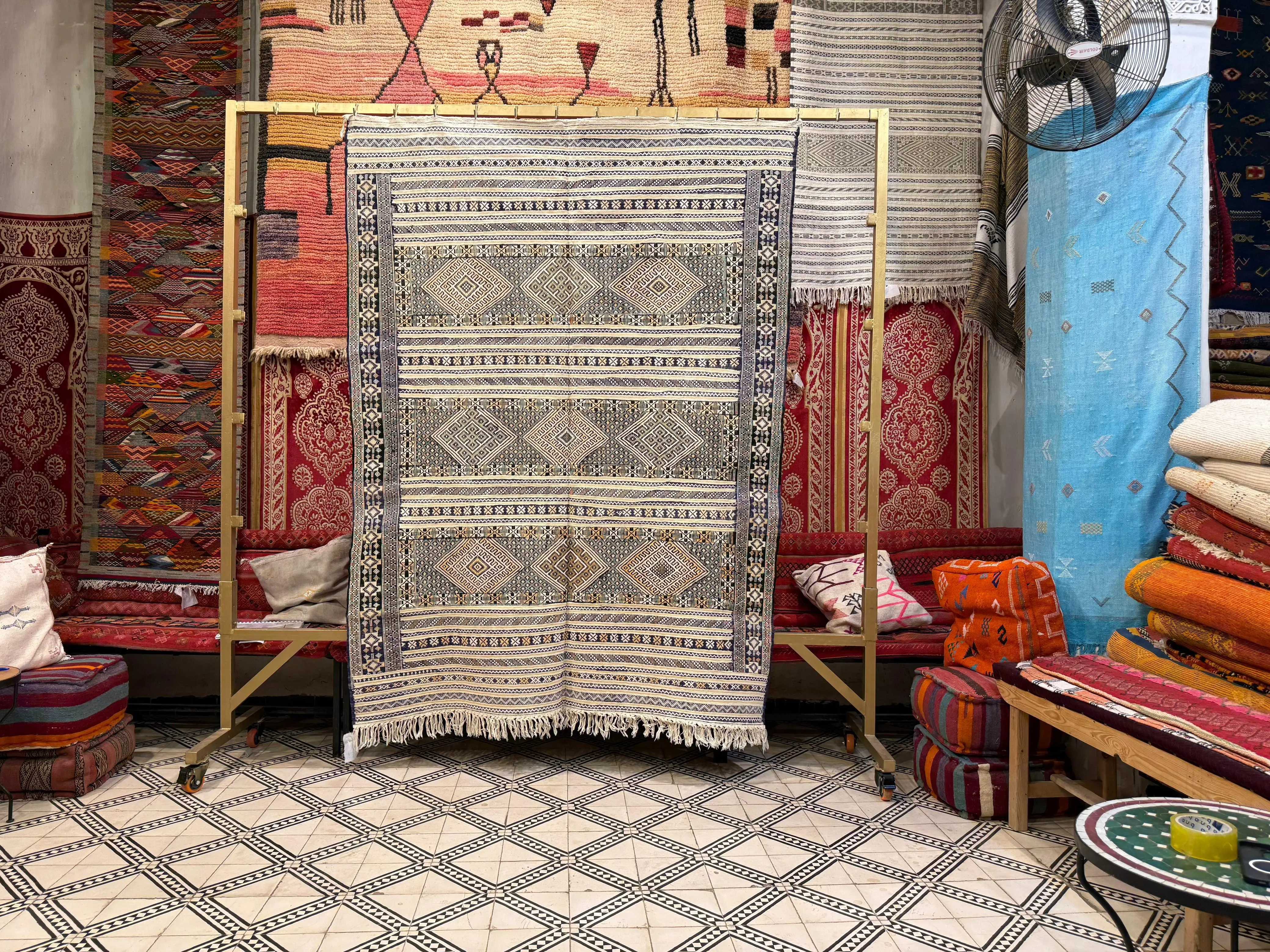 Vintage Handmade Kilim Rug | Moroccan Flatweave Carpet for Living Room | Authentic Area Wool Kilim
