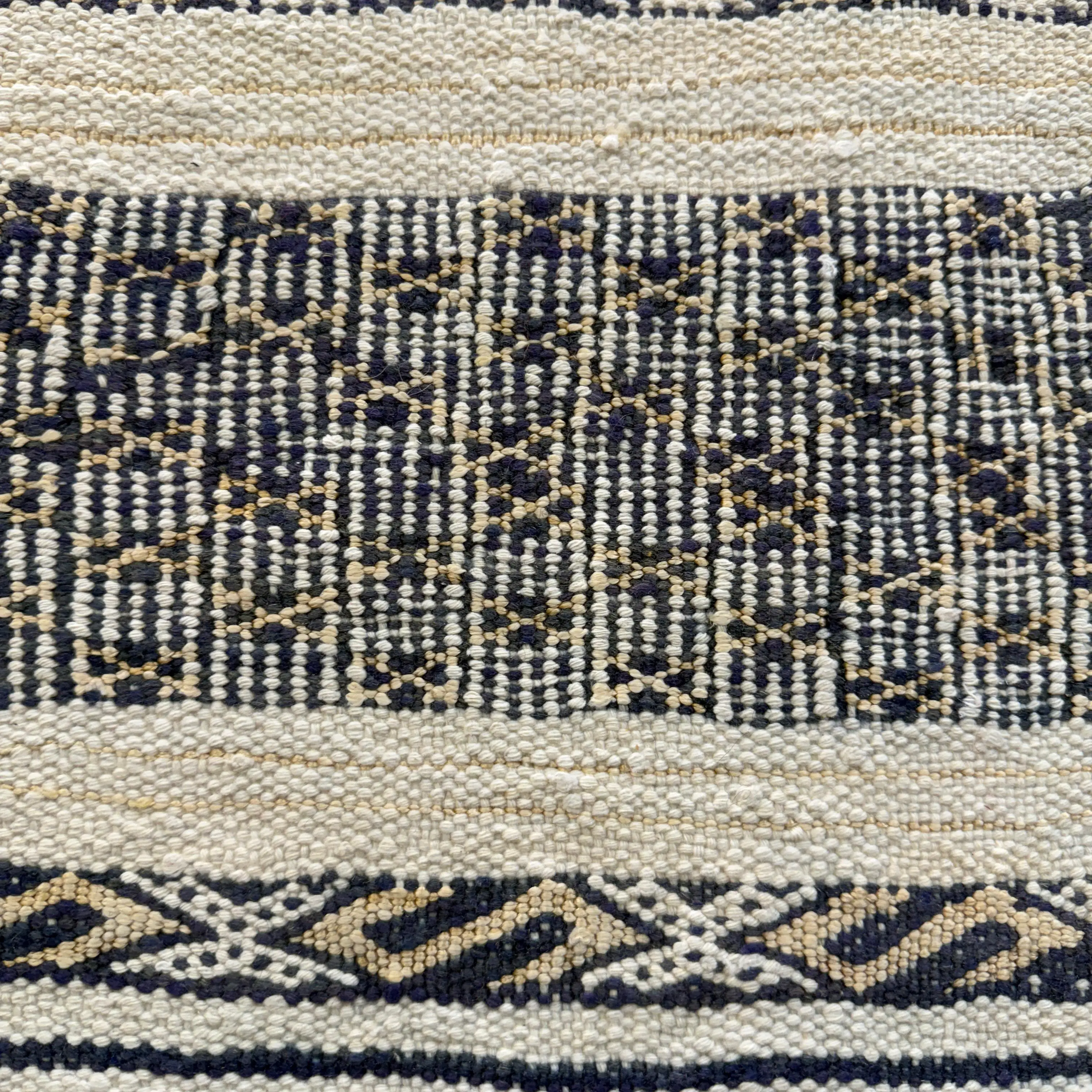 Moroccan Kilim Rug | Gorgeous Vintage Wool Carpet for Living Room & Bedroom - Kilim rugs