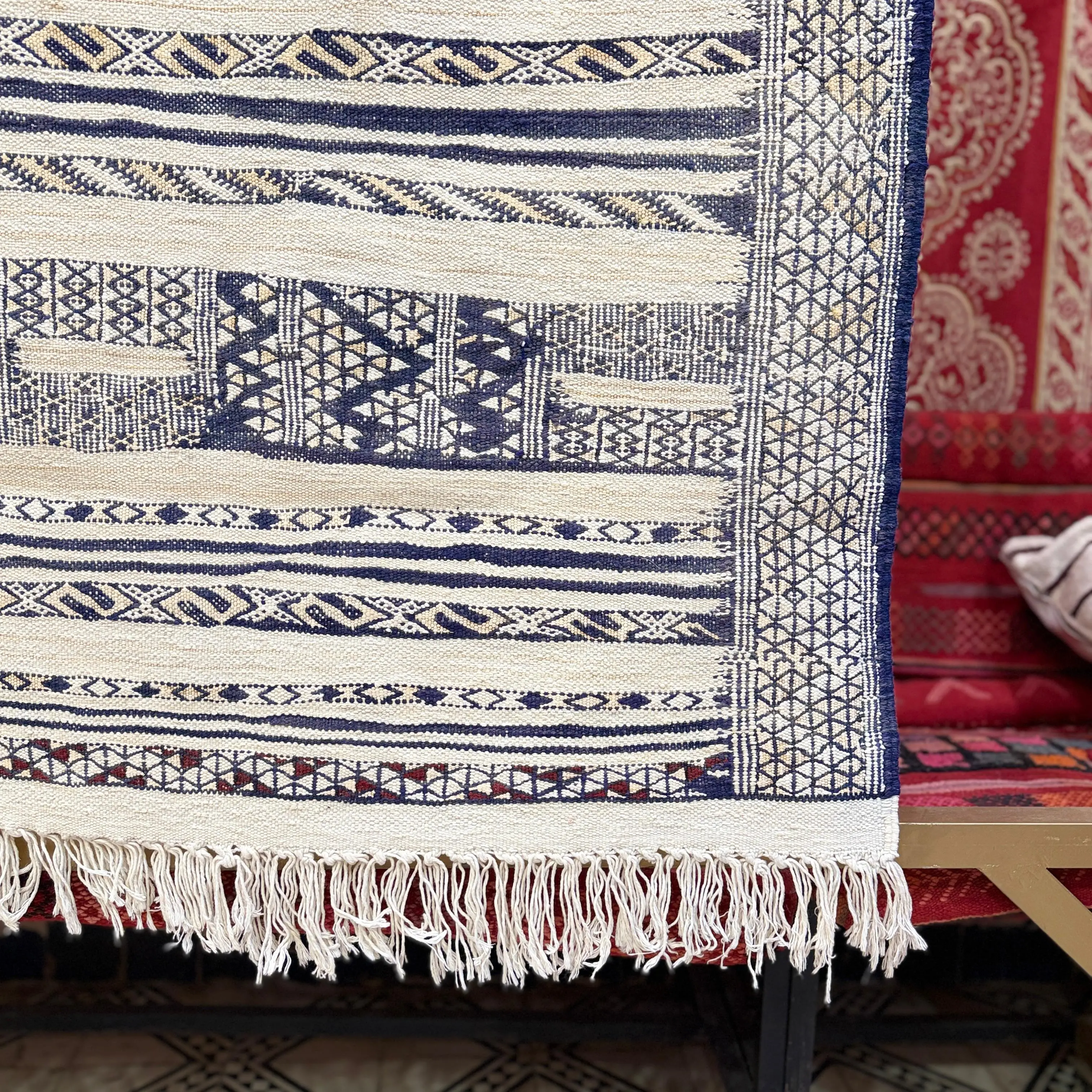 Moroccan Kilim Rug | Gorgeous Vintage Wool Carpet for Living Room & Bedroom - Kilim rugs