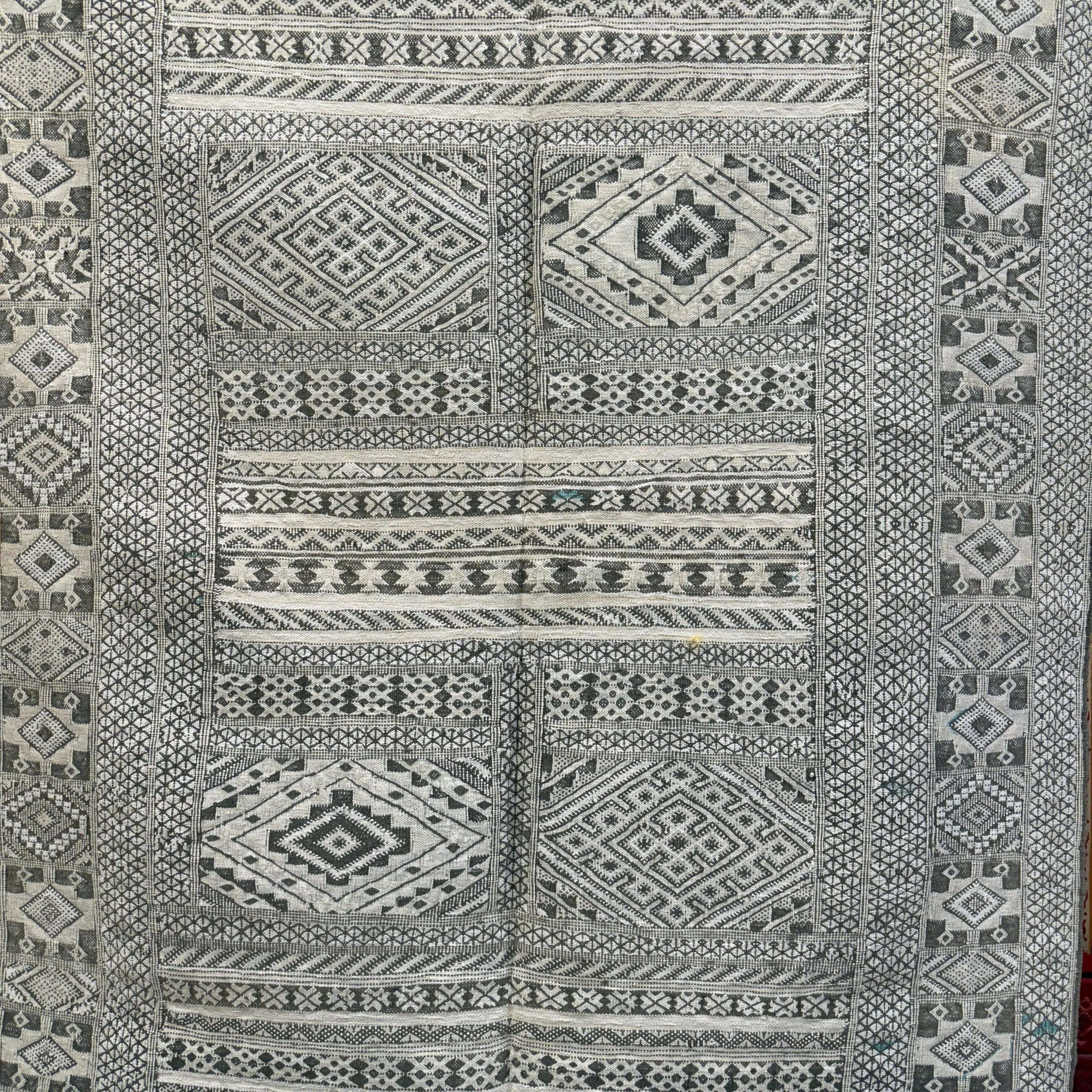 Gorgeous Vintage Kilim Moroccan Rug | Boho Wool Carpet for Living Room - Kilim rugs