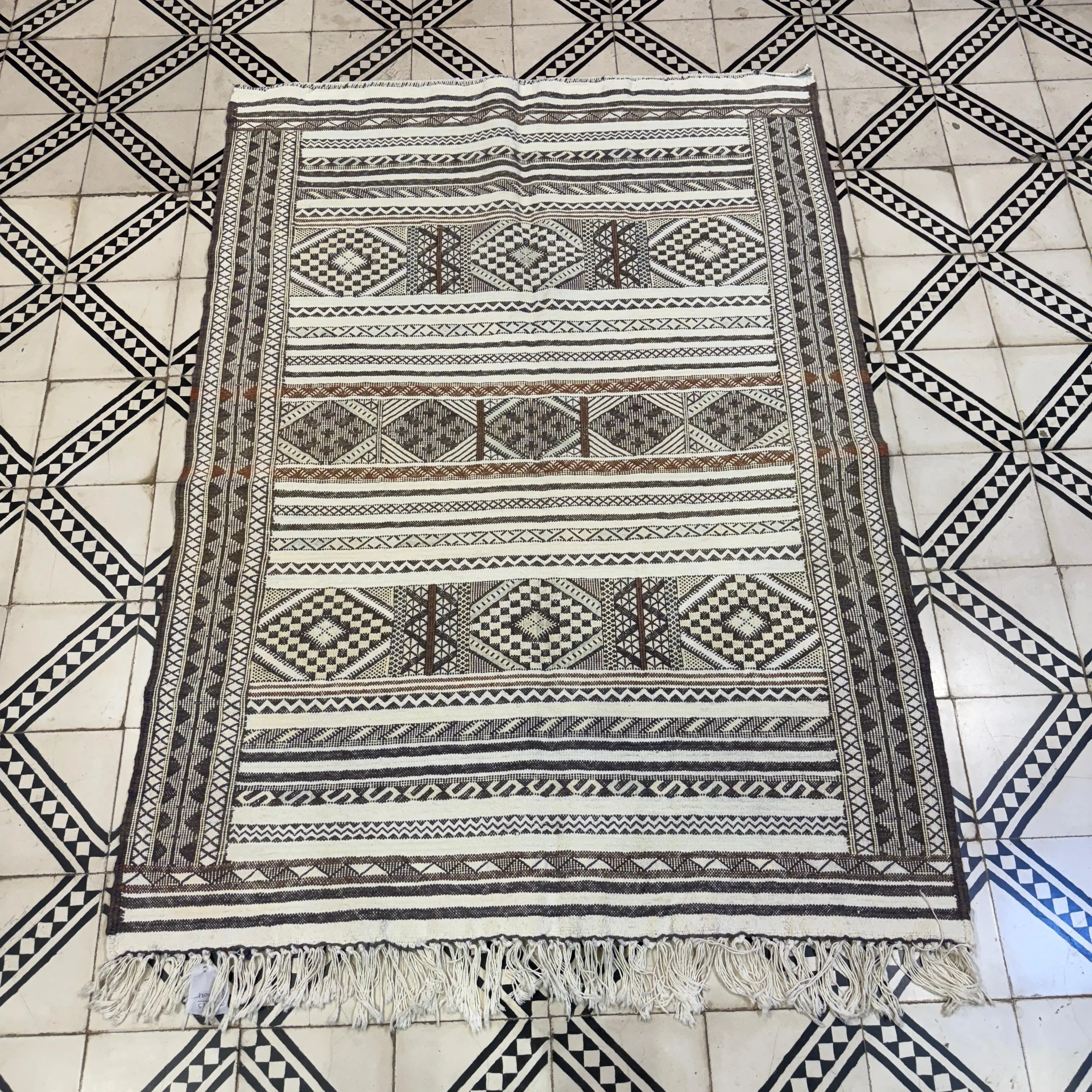 Traditional Turkish Handmade Kilim Rug | Custom Wool Carpet for Bedroom Décor