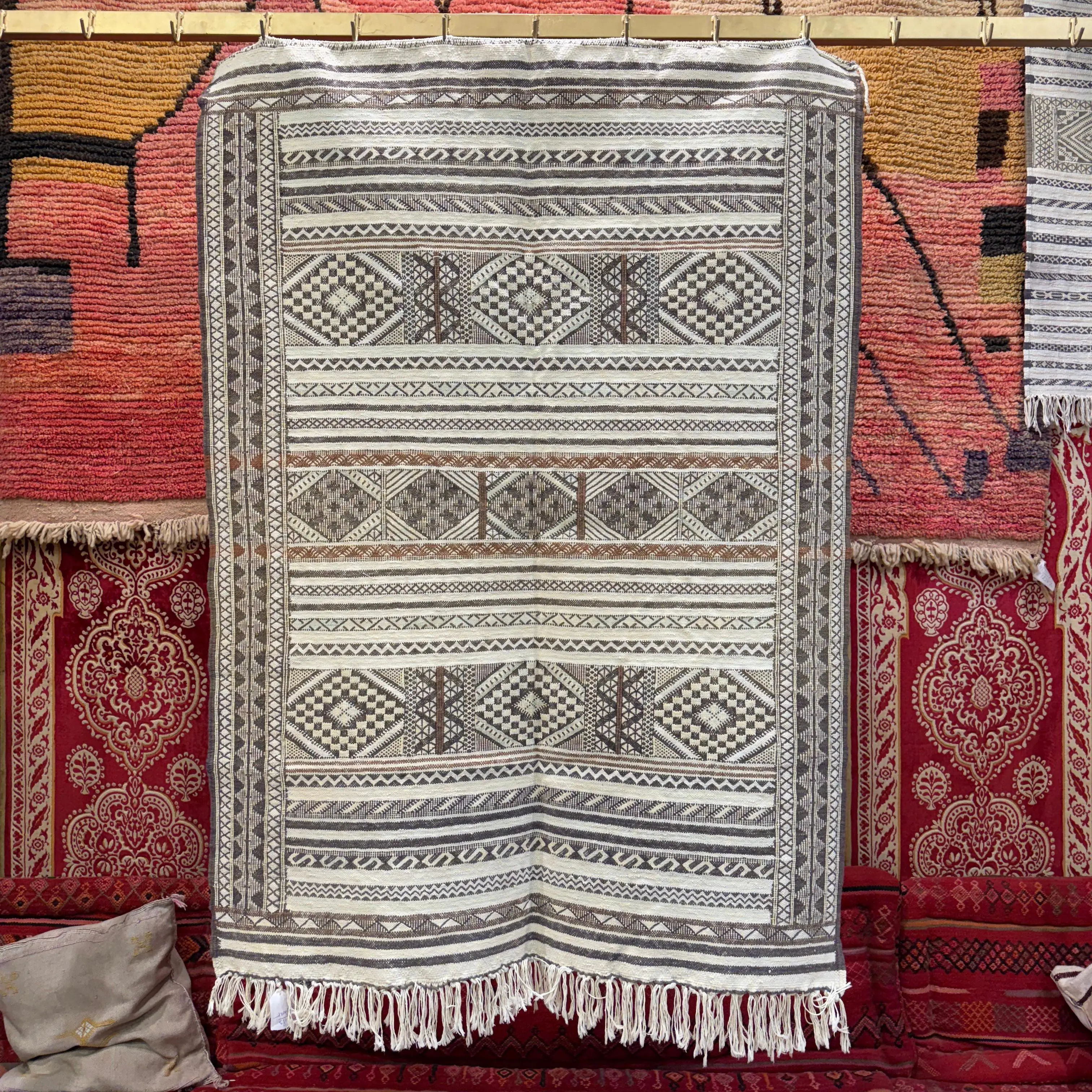 Traditional Turkish Handmade Kilim Rug | Custom Wool Carpet for Bedroom Décor