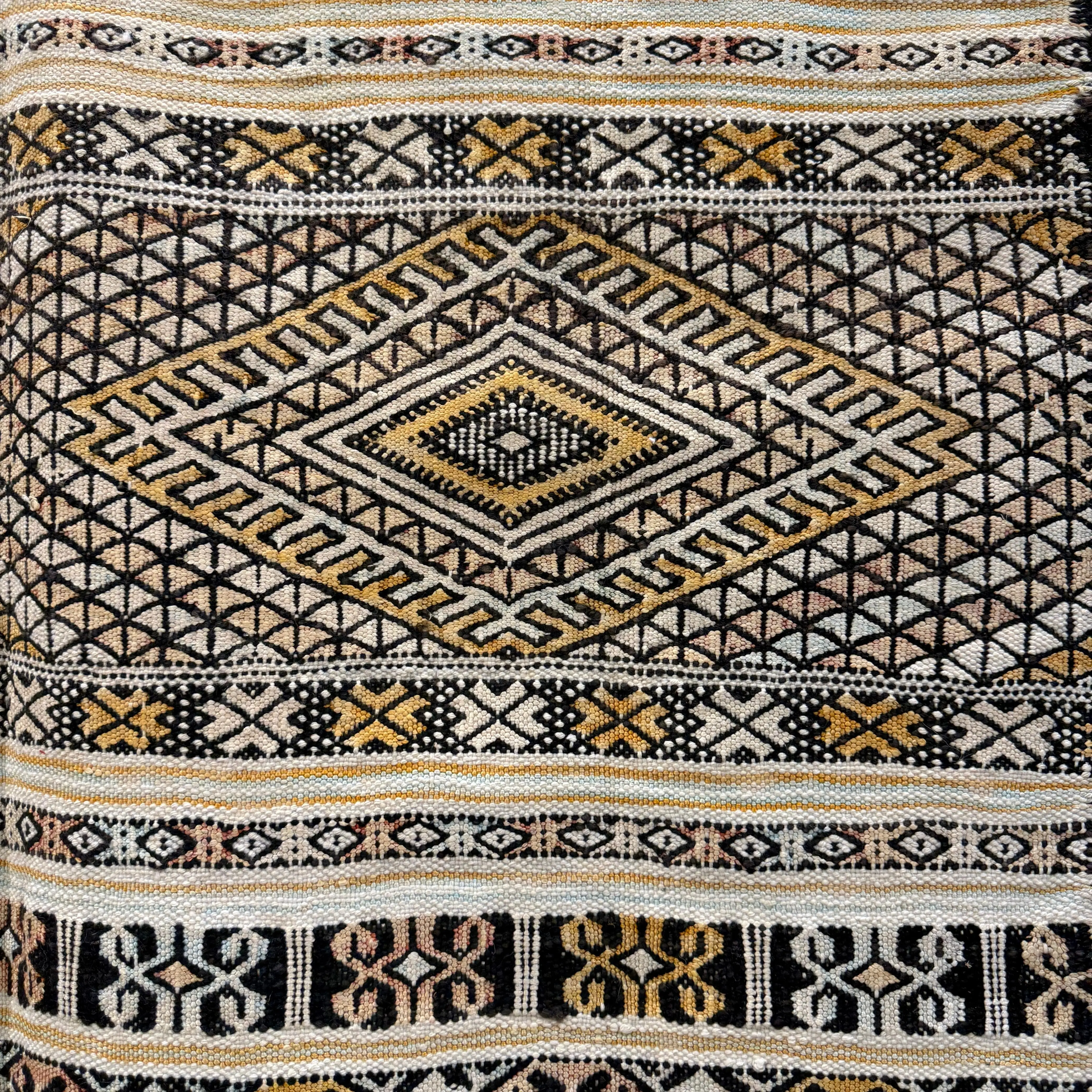 Handmade Kilim Dhurrie Rug | Multi Sizes Vintage-Inspired Carpet | Tapis à Ourlet Rayé pour Salon au Ton Doux