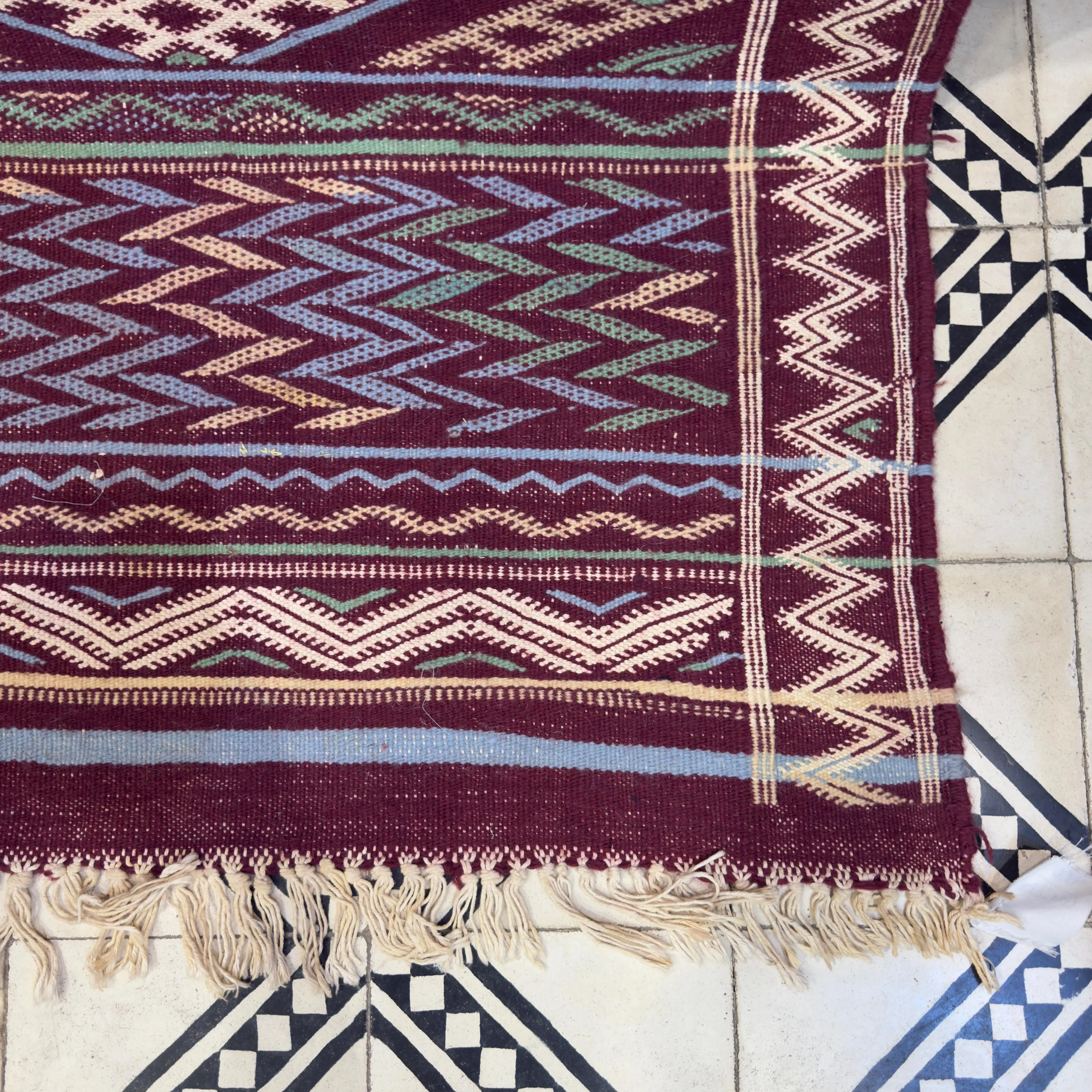 Gorgeous Moroccan Kilim | Multi-Color Merino Wool Berber Rug for Living Room