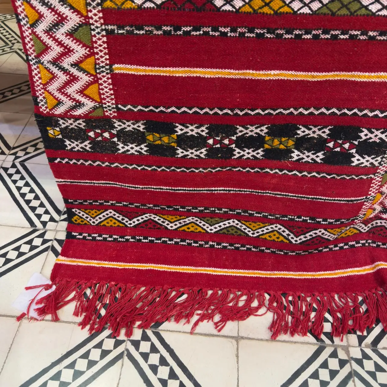 Handmade Moroccan Red Carpet, Boho Rug 220×140 cm (7′3″ × 4′7″)