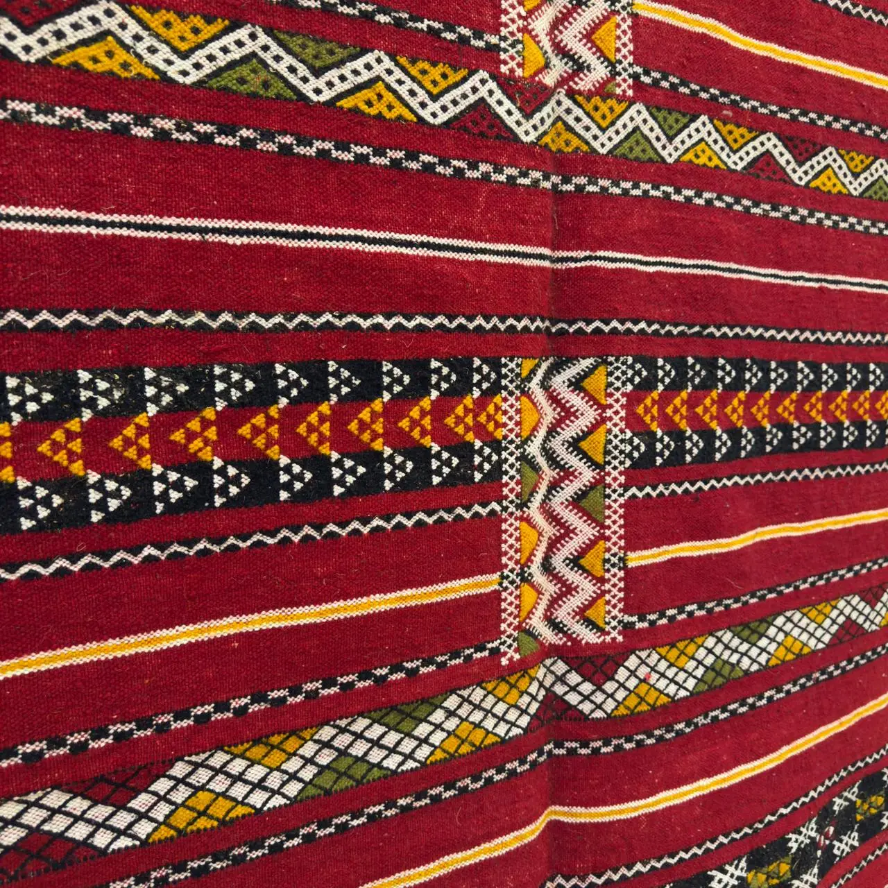 Handmade Moroccan Red Carpet, Boho Rug 220×140 cm (7′3″ × 4′7″)