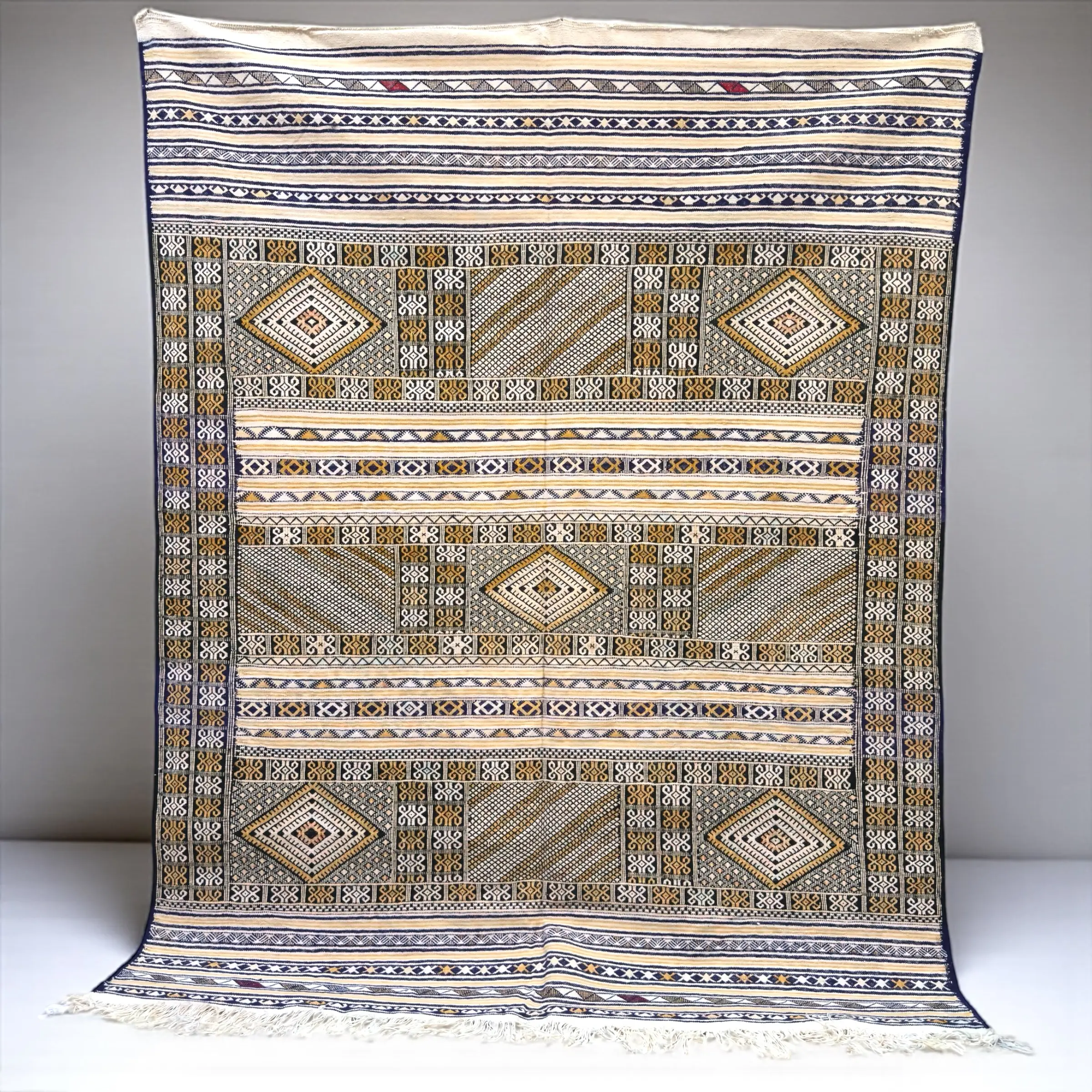 Large Vintage Kilim Rug | Modern Minimalist Wool Carpet for Bedroom | Flatweave Moroccan Style