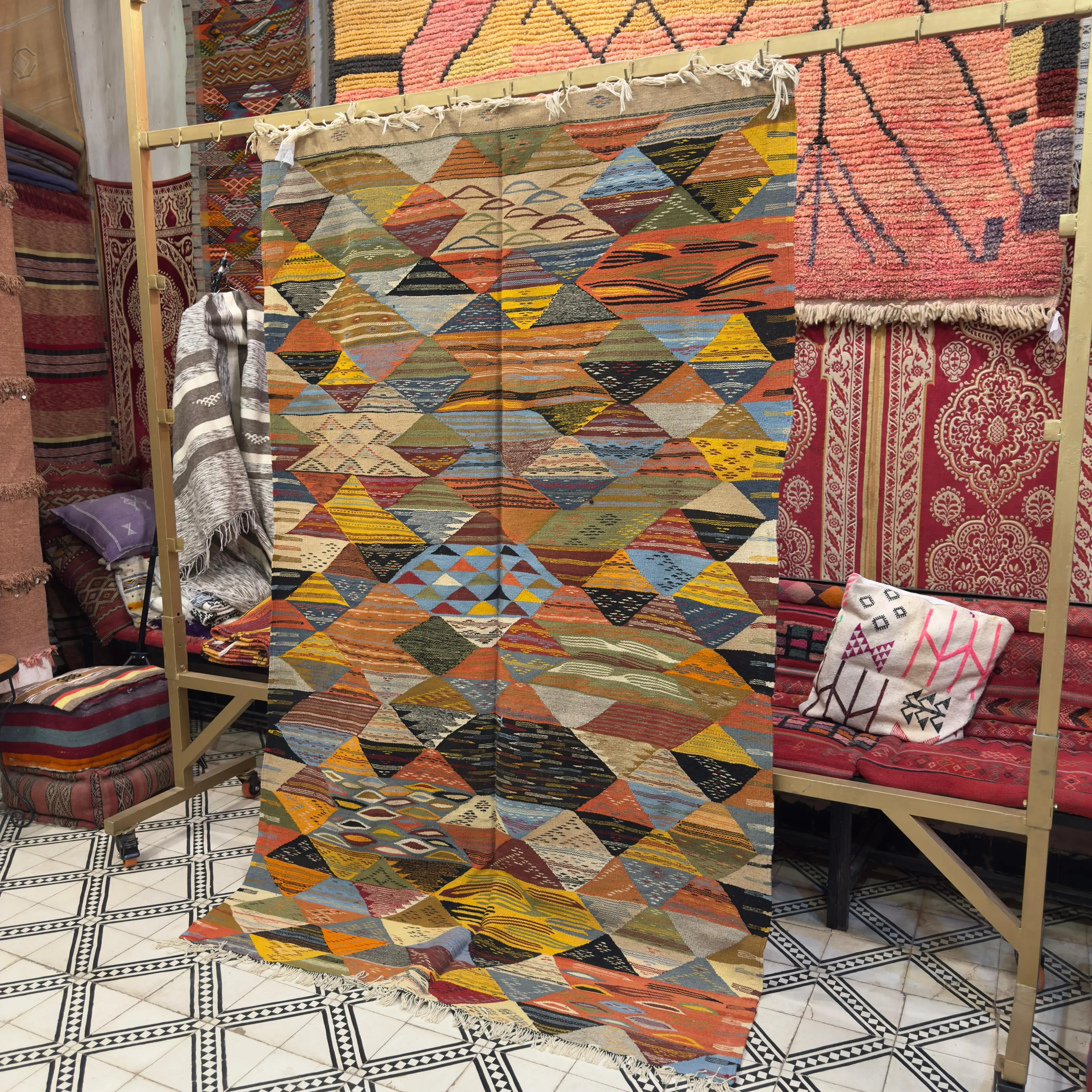 Picasso Berber Kilim – Authentic Moroccan Kilim Rug | Handmade Berber Area Rug - 240/150 CM / 94.5 x 59 inches