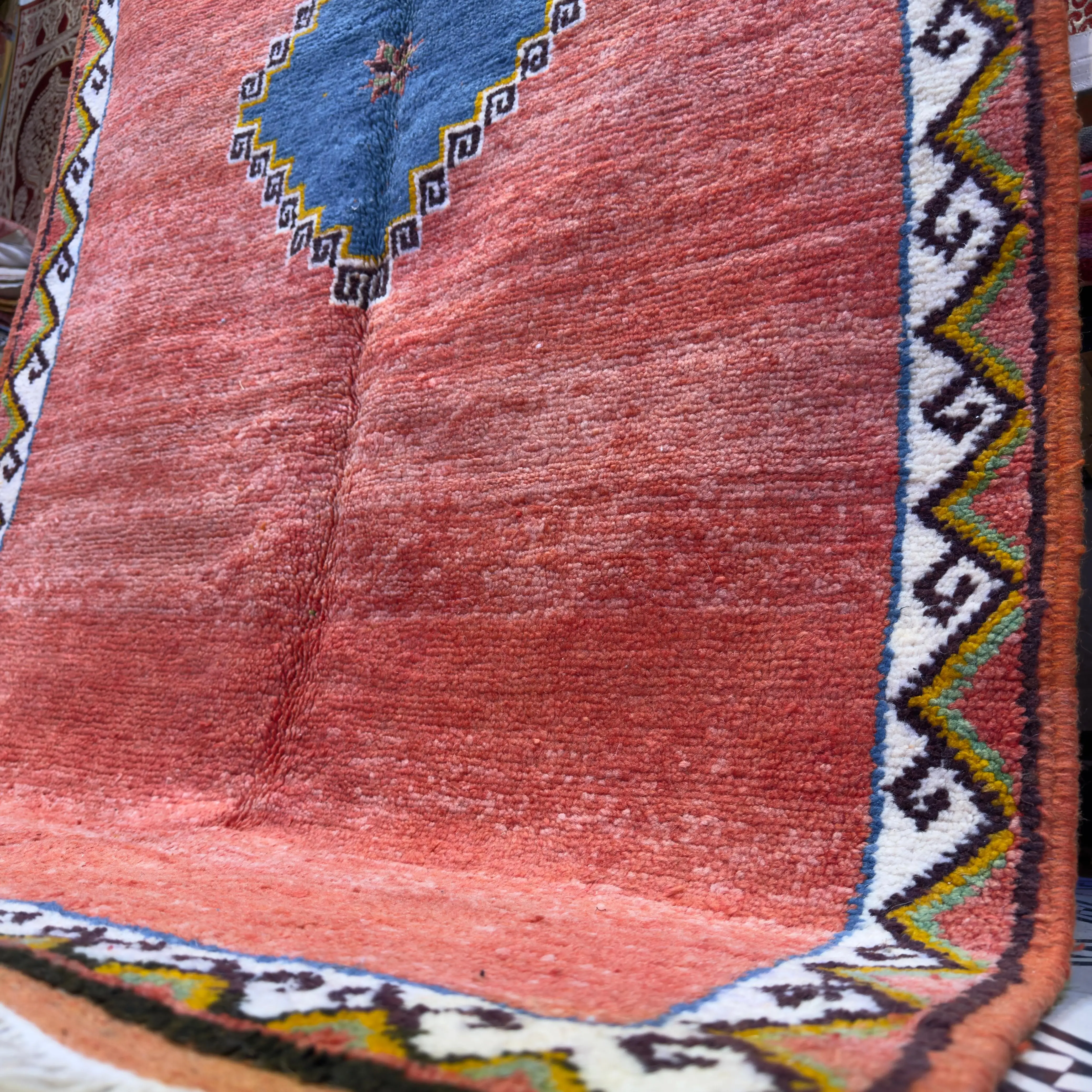 Berber Red Kilim – Vintage Moroccan Craftsmanship - 204/110CM / 80.31 /43.31 inches