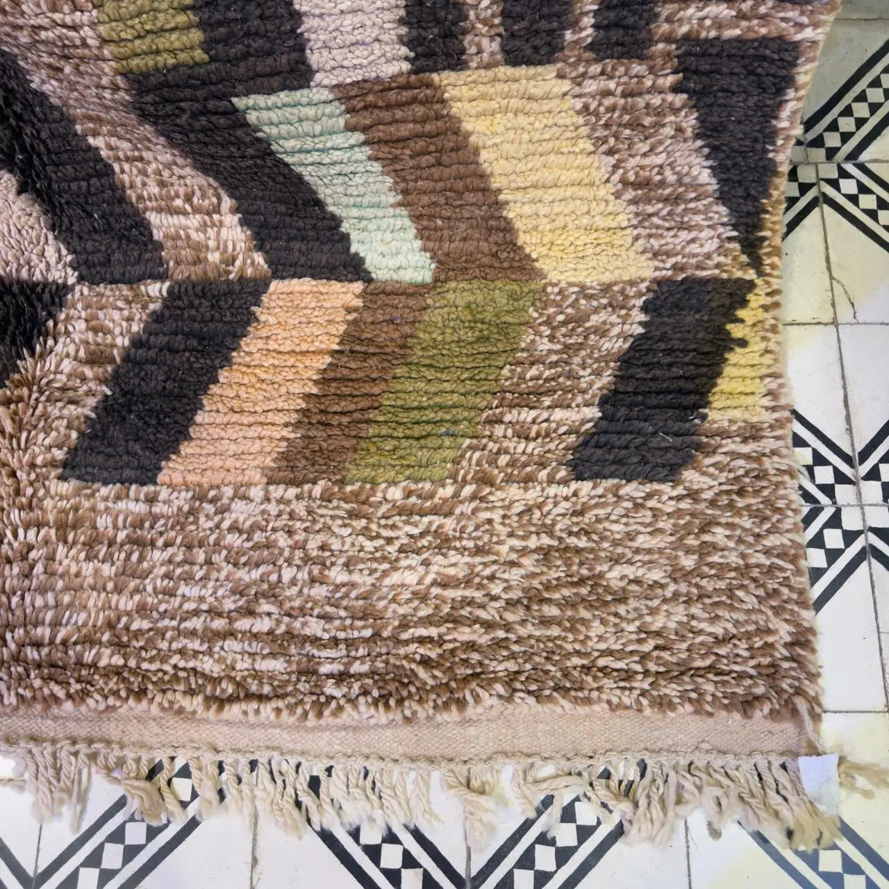 Authentic Beni Ourain Rug – Unique, Exclusive Plush Shag Area Carpet - 268/165CM /105.5 x 65 INCHES