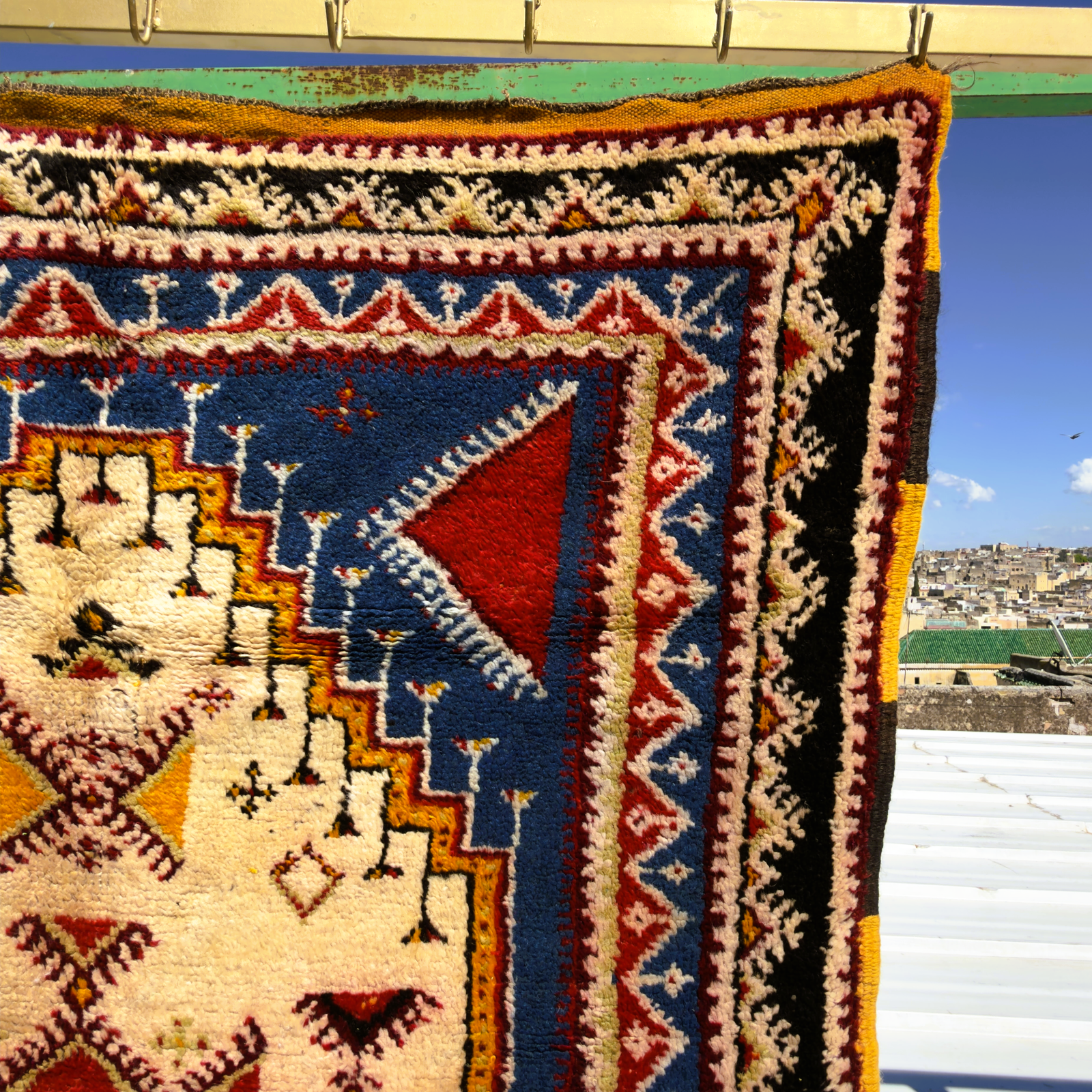 Vintage Moroccan Berber Rug – Antique Jewish Amazigh Carpet | Camel Wool | Natural Dyes | MarocArtisan - Aït Yaakoub Rug